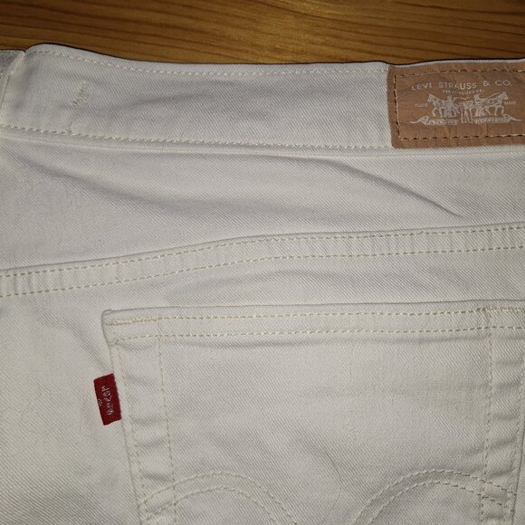 Levi's White Jean Shorts - Picture 3 of 5